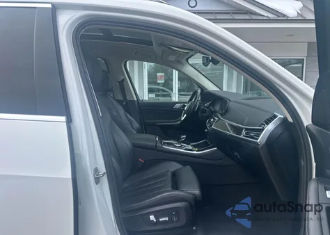 2020 BMW X7 xDrive40I z USA, uszkodzony, nr VIN 5UXCW2C03L9B54321